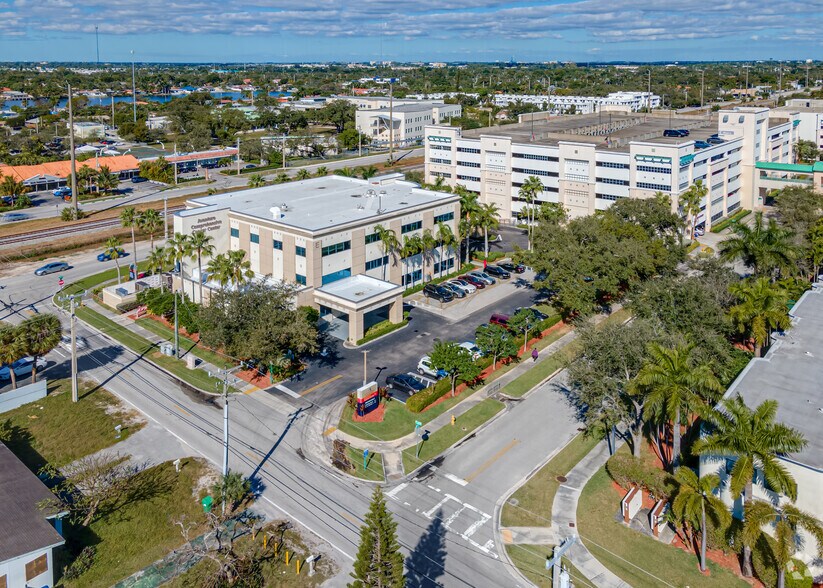 20950 NE 27th Ct, Miami, FL à louer - Aérien - Image 2 de 5