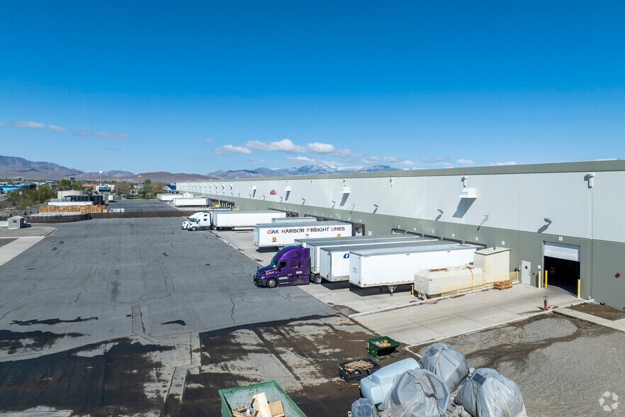 1600 E Newlands Dr, Fernley, NV à louer - Photo du bâtiment - Image 3 de 6