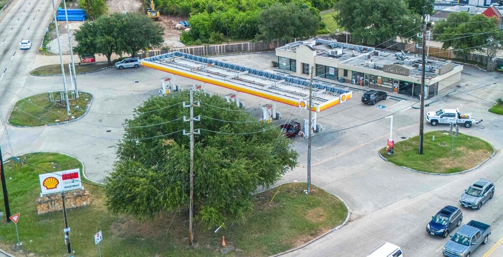 10750 Veterans Memorial Dr, Houston, TX for sale - Building Photo - Image 1 of 2