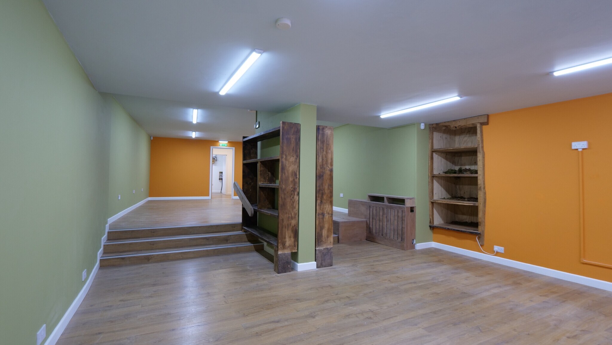 6-6A Bulwark, Brecon for lease Interior Photo- Image 1 of 7