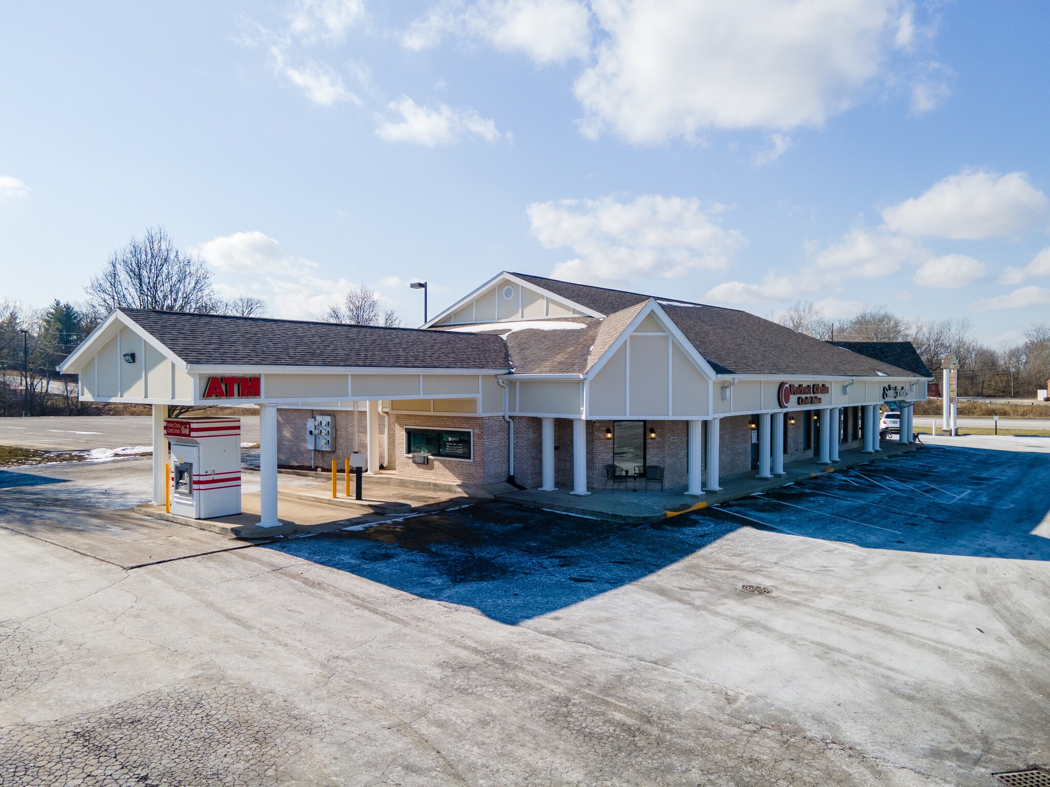 2306 S Memorial Dr, New Castle, IN for lease Primary Photo- Image 1 of 21