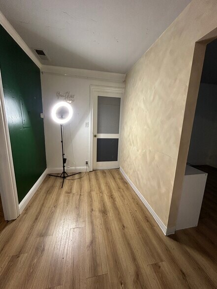 16430 Monterey Rd, Morgan Hill, CA à louer - Photo du bâtiment - Image 3 de 8