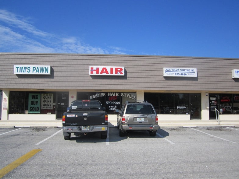 2395 Tamiami Trl, Port Charlotte, FL à louer - Photo du bâtiment - Image 2 de 12