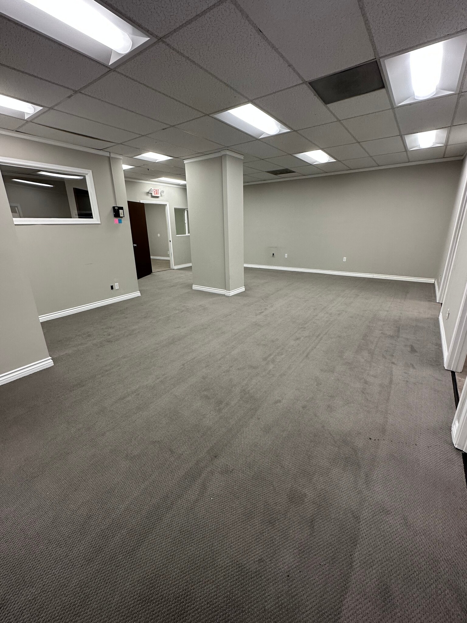 6350 Laurel Canyon Blvd, North Hollywood, CA à louer Photo du bâtiment- Image 1 de 6