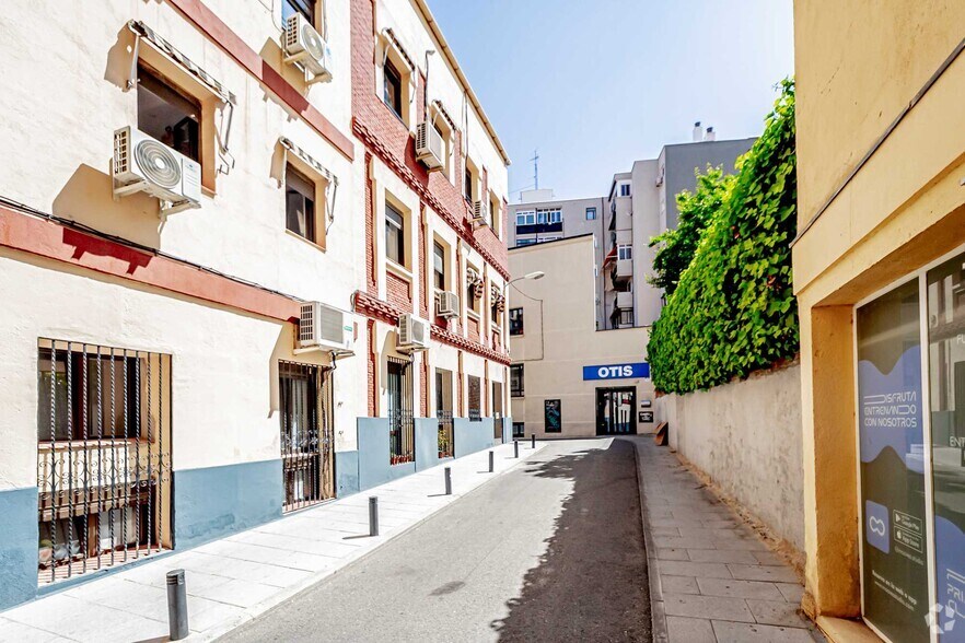 Calle de Robledillo, 9, Madrid, Madrid à louer - Photo du bâtiment - Image 3 de 6