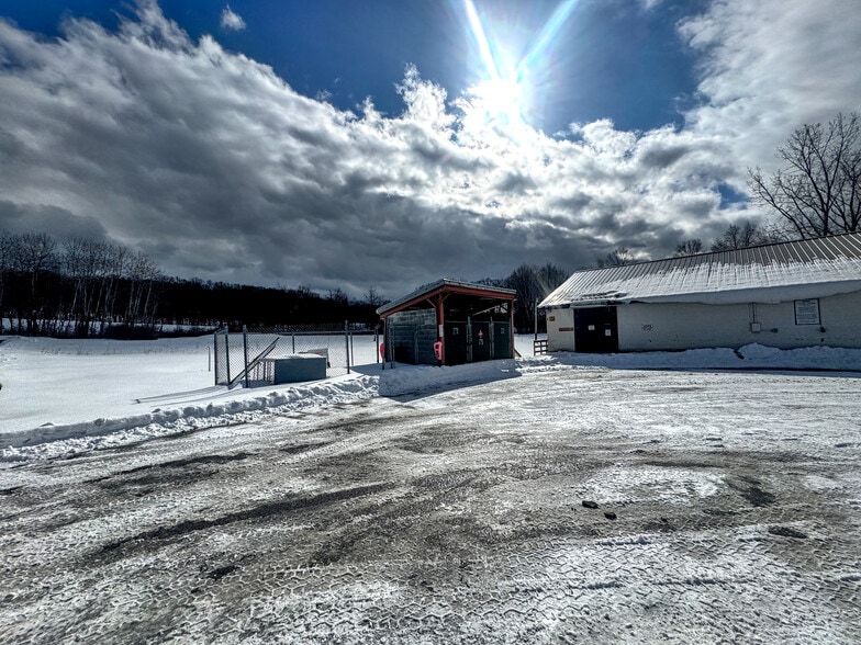 33 Transport Dr, Bennington, VT for sale - Building Photo - Image 3 of 46