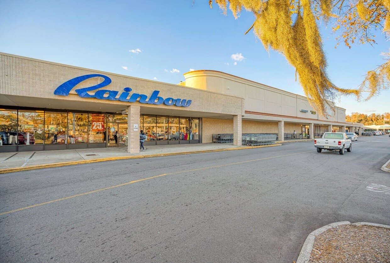 1900 E Victory Dr, Savannah, GA for lease Building Photo- Image 1 of 2