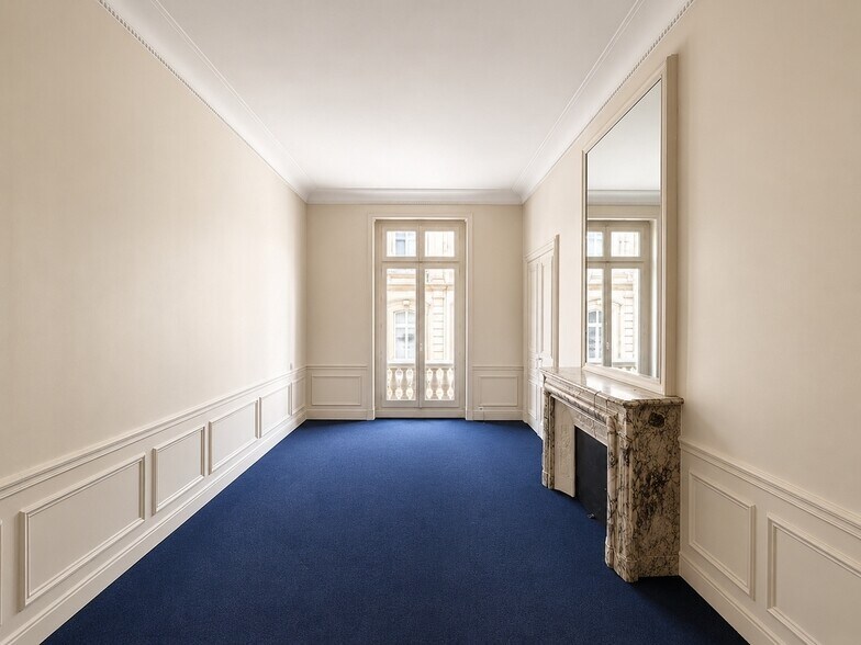 Office in Paris for lease - Interior Photo - Image 2 of 9