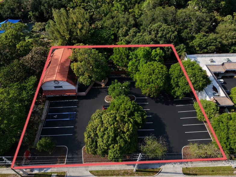2777 W Hillsboro Blvd, Deerfield Beach, FL for sale - Building Photo - Image 2 of 13