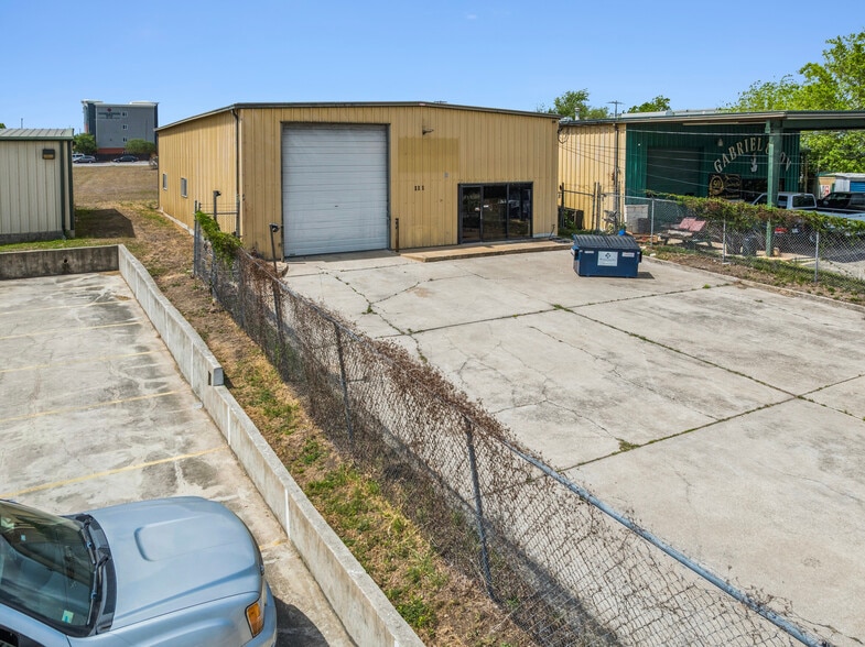111 Texas Ave, San Marcos, TX for sale - Building Photo - Image 2 of 5