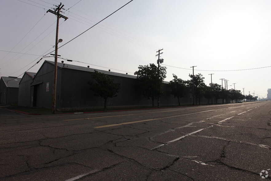 492 S Golden State Blvd, Turlock, CA for sale - Building Photo - Image 2 of 12