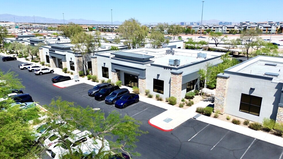 9079 W Post Rd, Las Vegas, NV à louer - Photo du bâtiment - Image 2 de 5