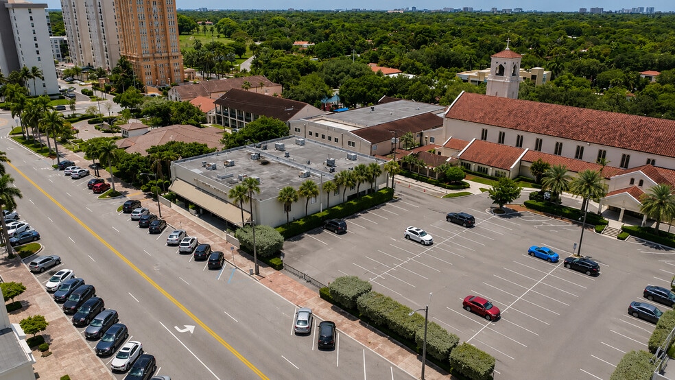 555 Biltmore Way, Coral Gables, FL for sale - Building Photo - Image 2 of 51