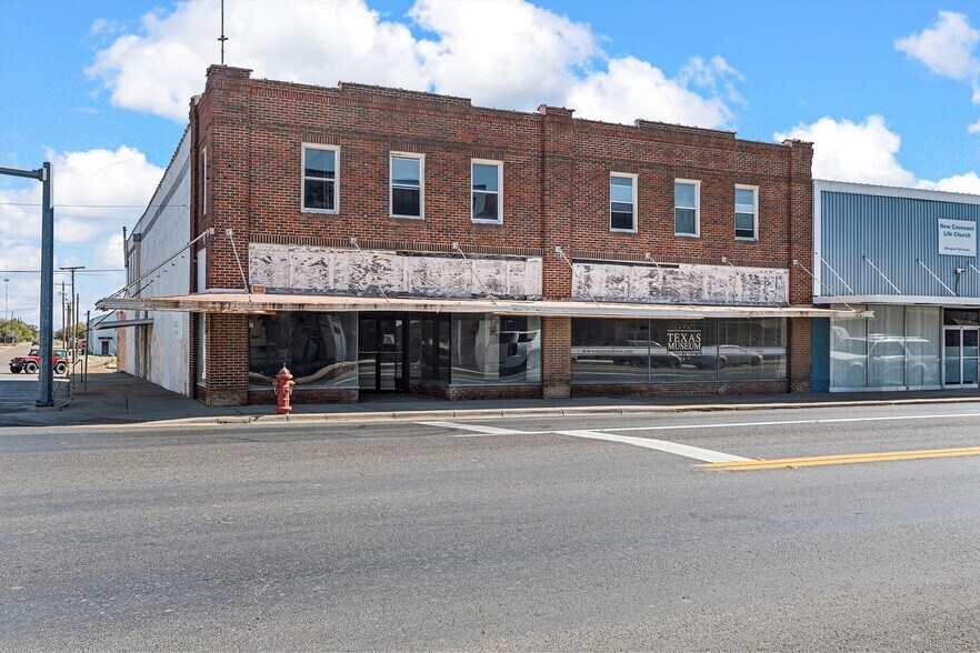 300 S Main St, McGregor, TX à louer - Photo du bâtiment - Image 1 de 8