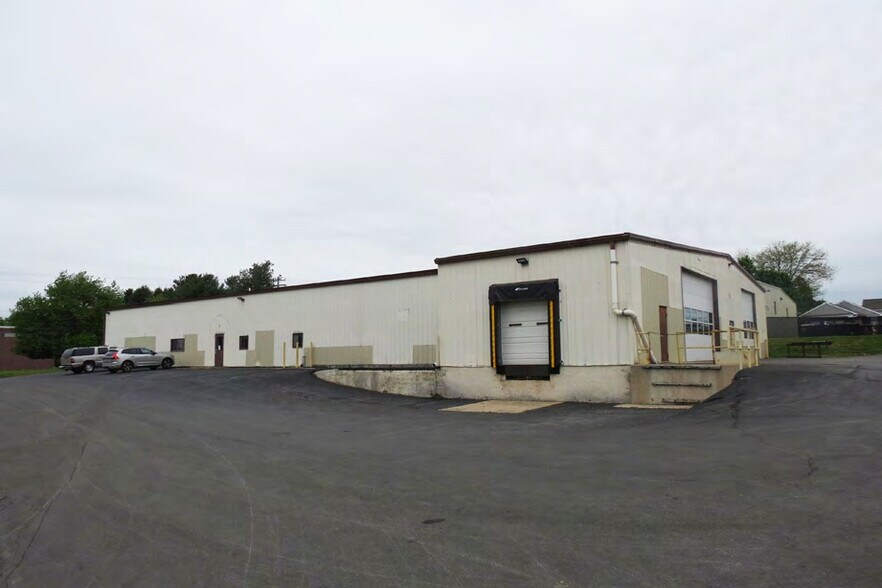 25 Hess Rd, Leola, PA à louer - Photo du bâtiment - Image 2 de 10