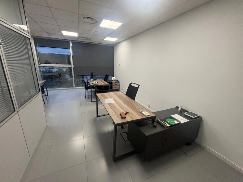 Office in Sant Cugat del Vallès, Barcelona for sale - Interior Photo - Image 2 of 2