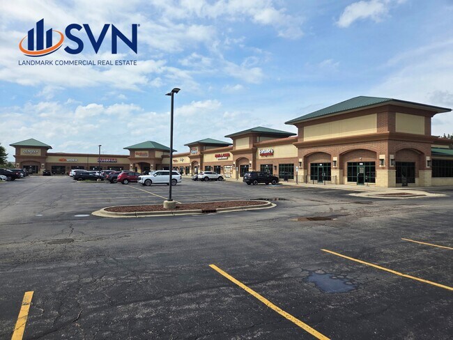 Plus de détails pour 558-586 S Randall Rd, South Elgin, IL - Commerce de détail à louer