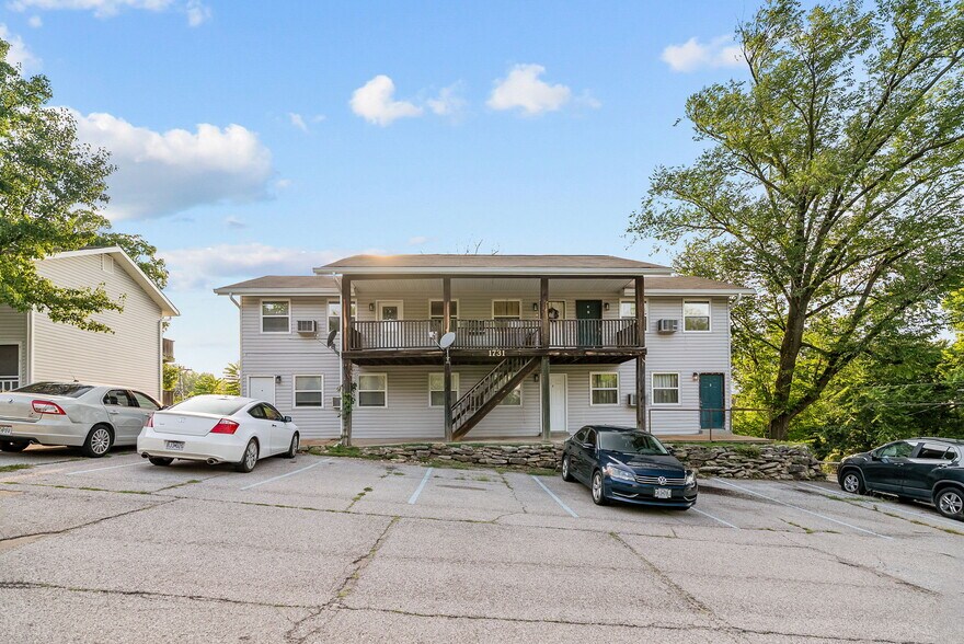 1727 Bridleton Woods, Fenton, MO à vendre - Photo du bâtiment - Image 2 de 9