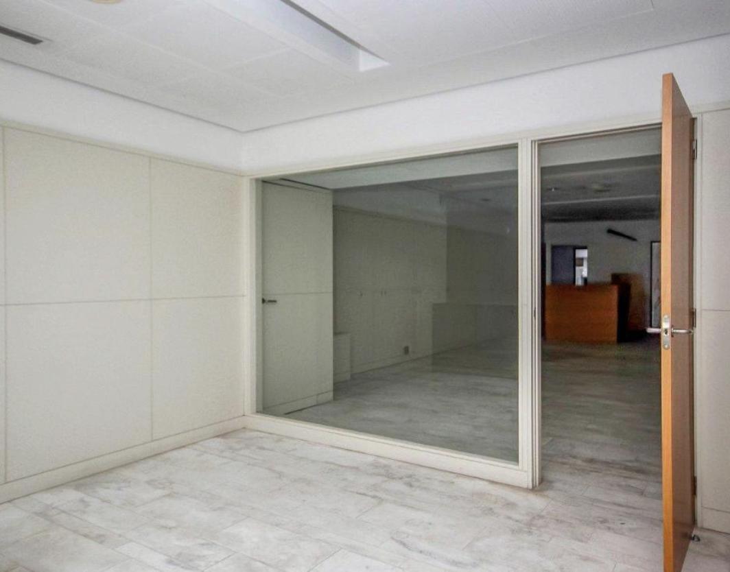Sant Andreu de la Barca, BAR 08740 - Unit 01 - - Interior Photo - Image 1 of 4