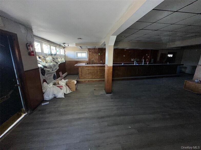 205 Sheridan Blvd, Inwood, NY à louer - Photo intérieure - Image 3 de 9