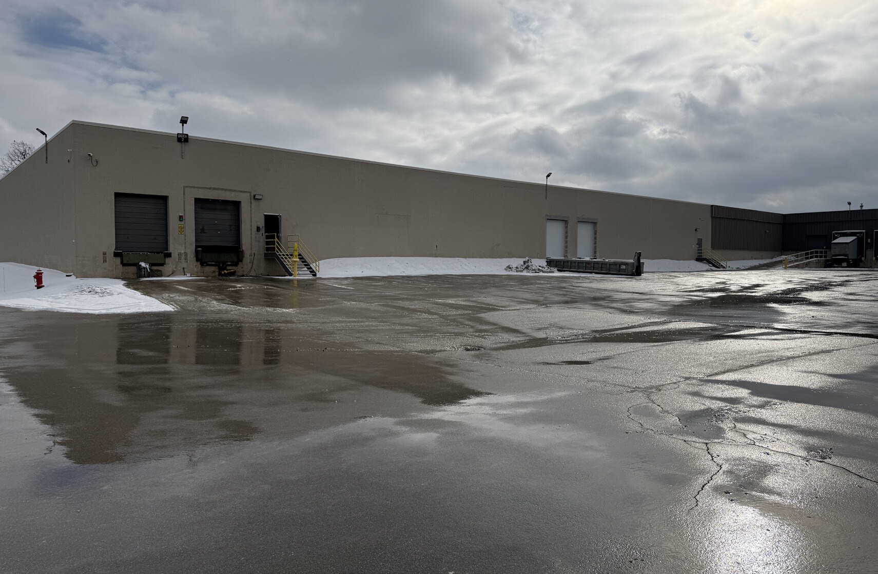 5111-5121 S 9th St, Milwaukee, WI for lease Building Photo- Image 1 of 9