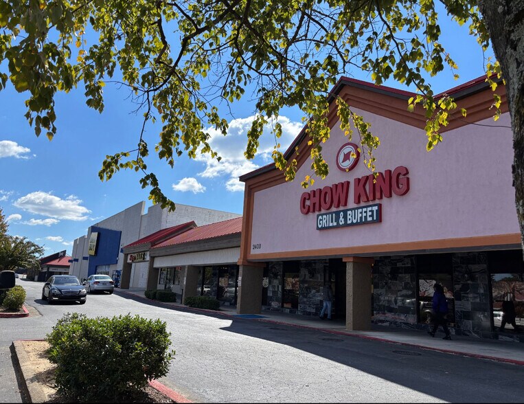 2500 Cobb Pky SE, Smyrna, GA à louer - Photo du bâtiment - Image 2 de 8