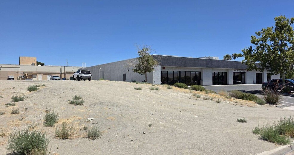 Anacapa Rd, Victorville, CA à vendre - Photo du bâtiment - Image 2 de 4