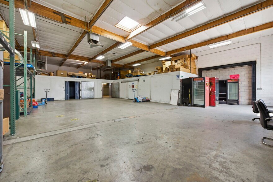 13310 Ralston Ave, Sylmar, CA à vendre - Photo du bâtiment - Image 3 de 18