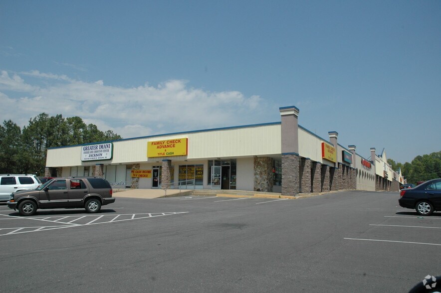 99-137 Old Hickory Blvd, Jackson, TN à louer - Photo du bâtiment - Image 2 de 5