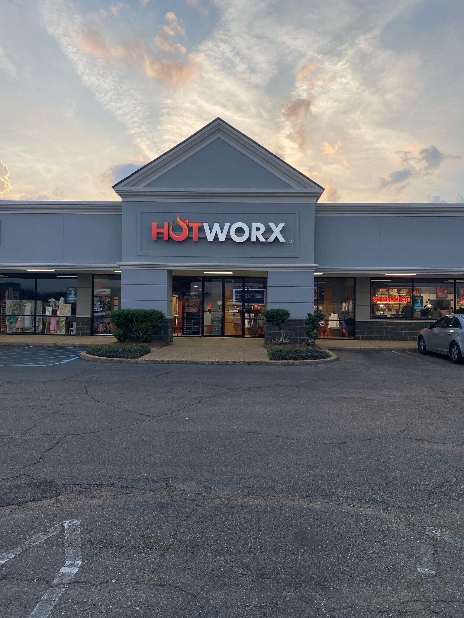 118 Service Dr, Brandon, MS à louer Photo du bâtiment- Image 1 de 9