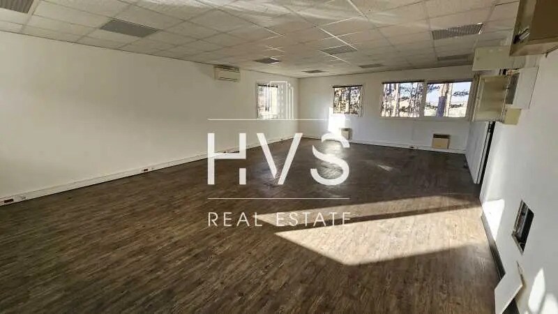 Office in Vitrolles for lease - Interior Photo - Image 2 of 7