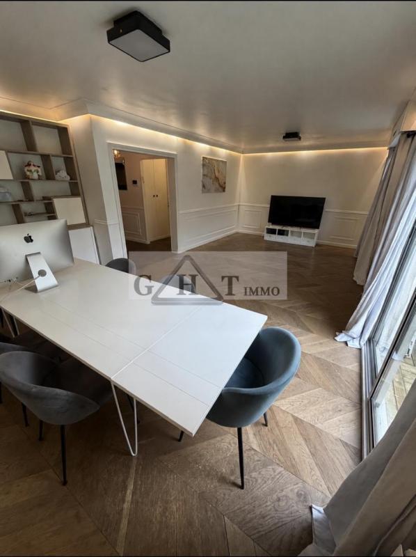 Bureau dans Charenton-le-Pont à vendre Photo du bâtiment- Image 1 de 13