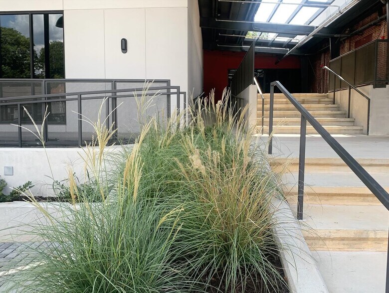 945 Allene Ave SW, Atlanta, GA à louer - Photo du bâtiment - Image 2 de 7