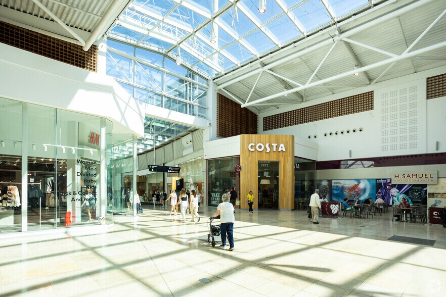 New Market Sq, Basingstoke à louer - Photo du bâtiment - Image 3 de 15