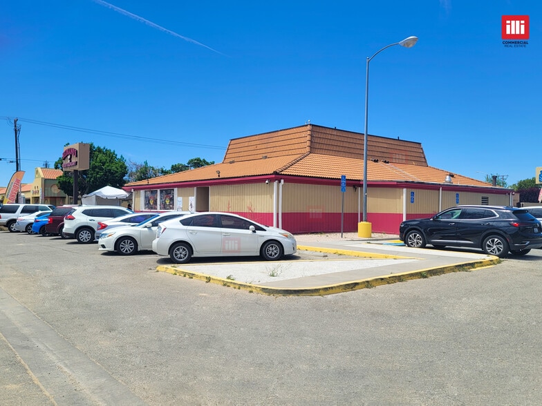 44430 20th St W, Lancaster, CA for lease - Building Photo - Image 2 of 6