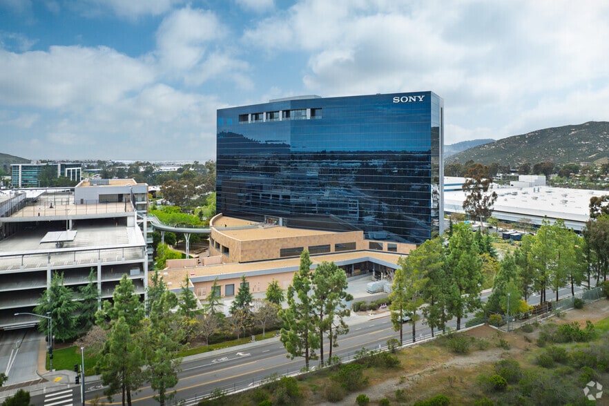 16535 Via Esprillo, San Diego, CA for lease - Building Photo - Image 2 of 5