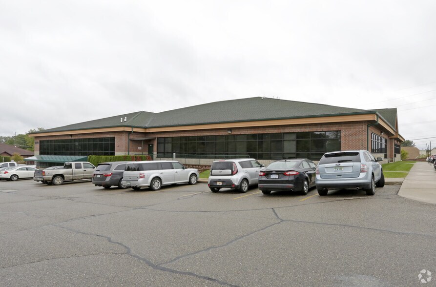 1270 Pontiac Rd, Pontiac, MI à louer - Photo du bâtiment - Image 2 de 2