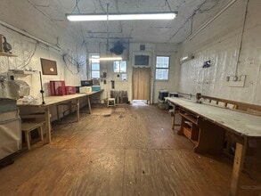 590 Onderdonk Ave, Ridgewood, NY à louer Photo intérieure- Image 2 de 11