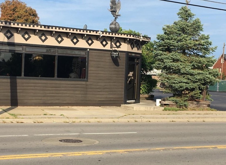 1305 Abbott Rd, Buffalo, NY à vendre Photo principale- Image 1 de 44