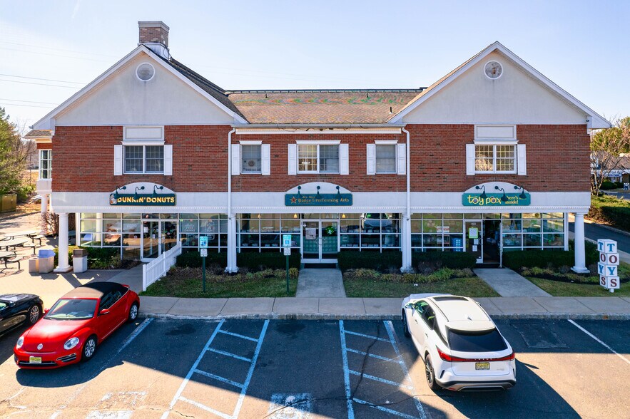 410 State Route 34, Colts Neck, NJ à louer - Photo du bâtiment - Image 2 de 5