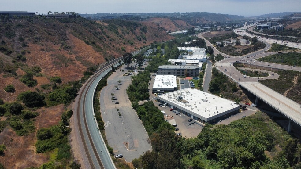 10110-15 Sorrento Valley Rd, San Diego, CA à louer - Photo du bâtiment - Image 3 de 4