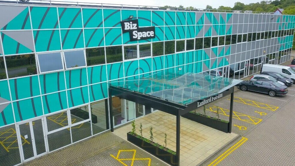 Rockingham Dr, Milton Keynes à louer - Photo du bâtiment - Image 3 de 14