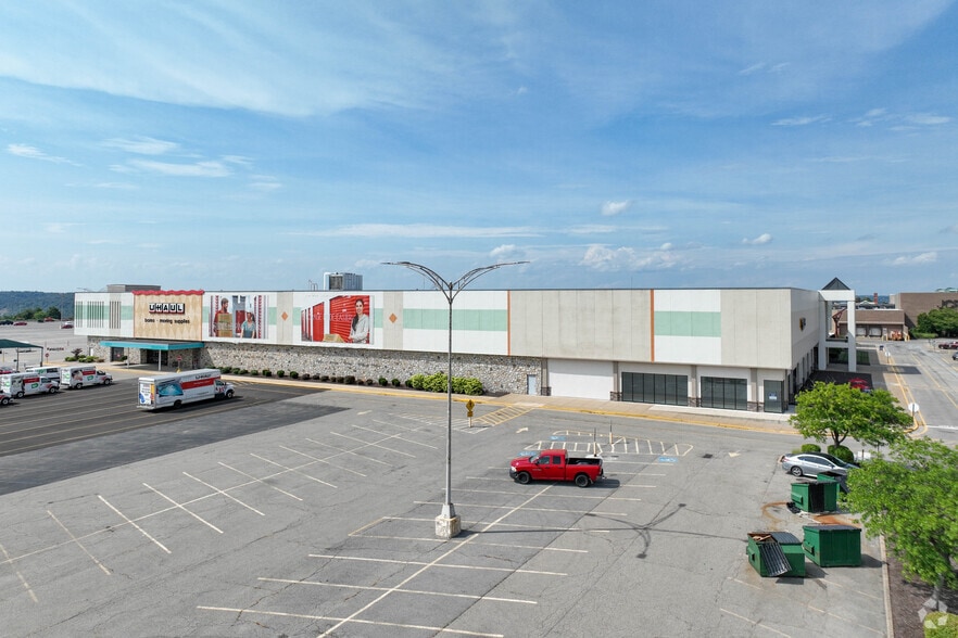 100 Beaver Valley Mall Blvd, Monaca, PA for lease - Building Photo - Image 3 of 4
