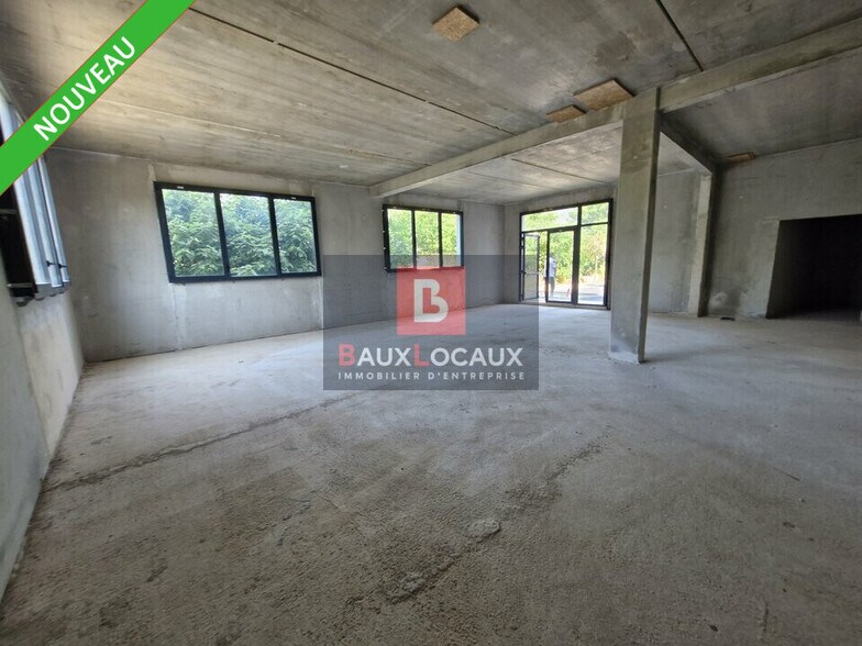 Retail in Aubagne for lease - Interior Photo - Image 2 of 5