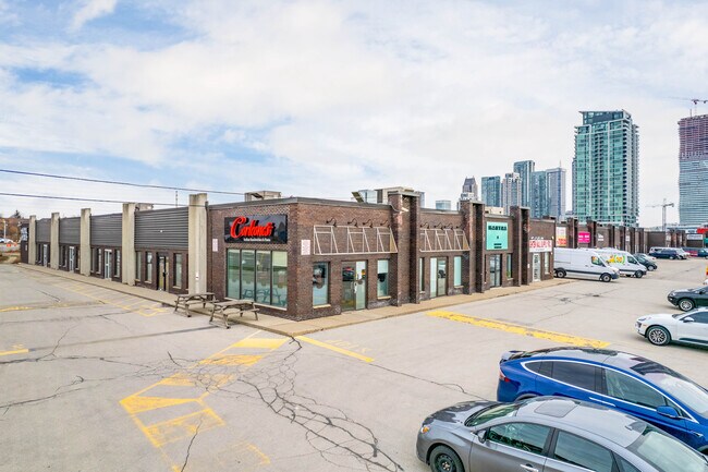 Plus de détails pour 3663 Mavis Rd, Mississauga, ON - Industriel à louer