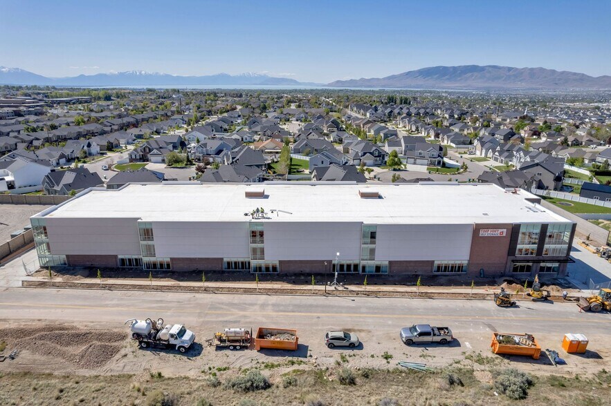275 W Bullriver Rd, Lehi, UT à vendre - Photo du bâtiment - Image 2 de 10