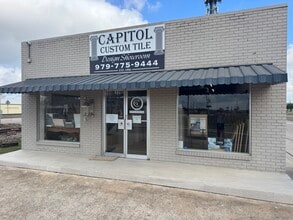 100 E 32nd St, Bryan, TX à louer Photo du bâtiment- Image 1 de 12