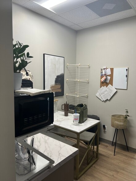 1400-1420 NW Vivion Rd, Kansas City, MO à louer - Photo du bâtiment - Image 3 de 22