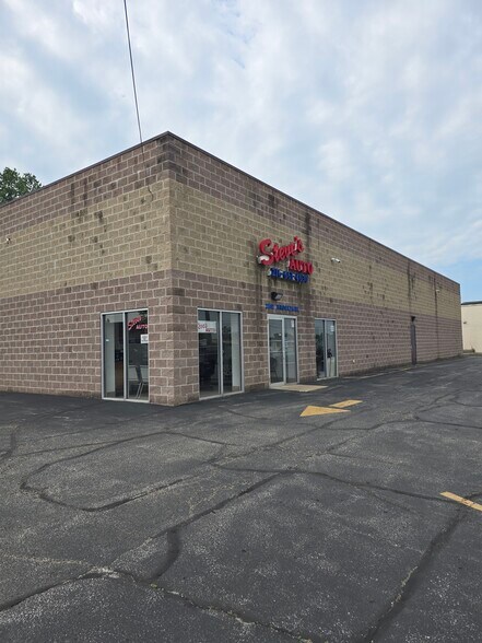2809 Brookpark Rd, Cleveland, OH à louer - Photo principale - Image 1 de 5