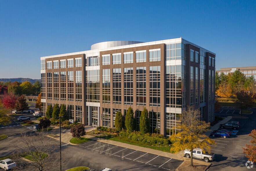 800 crescent centre Dr, Franklin, TN à louer - Photo principale - Image 1 de 18